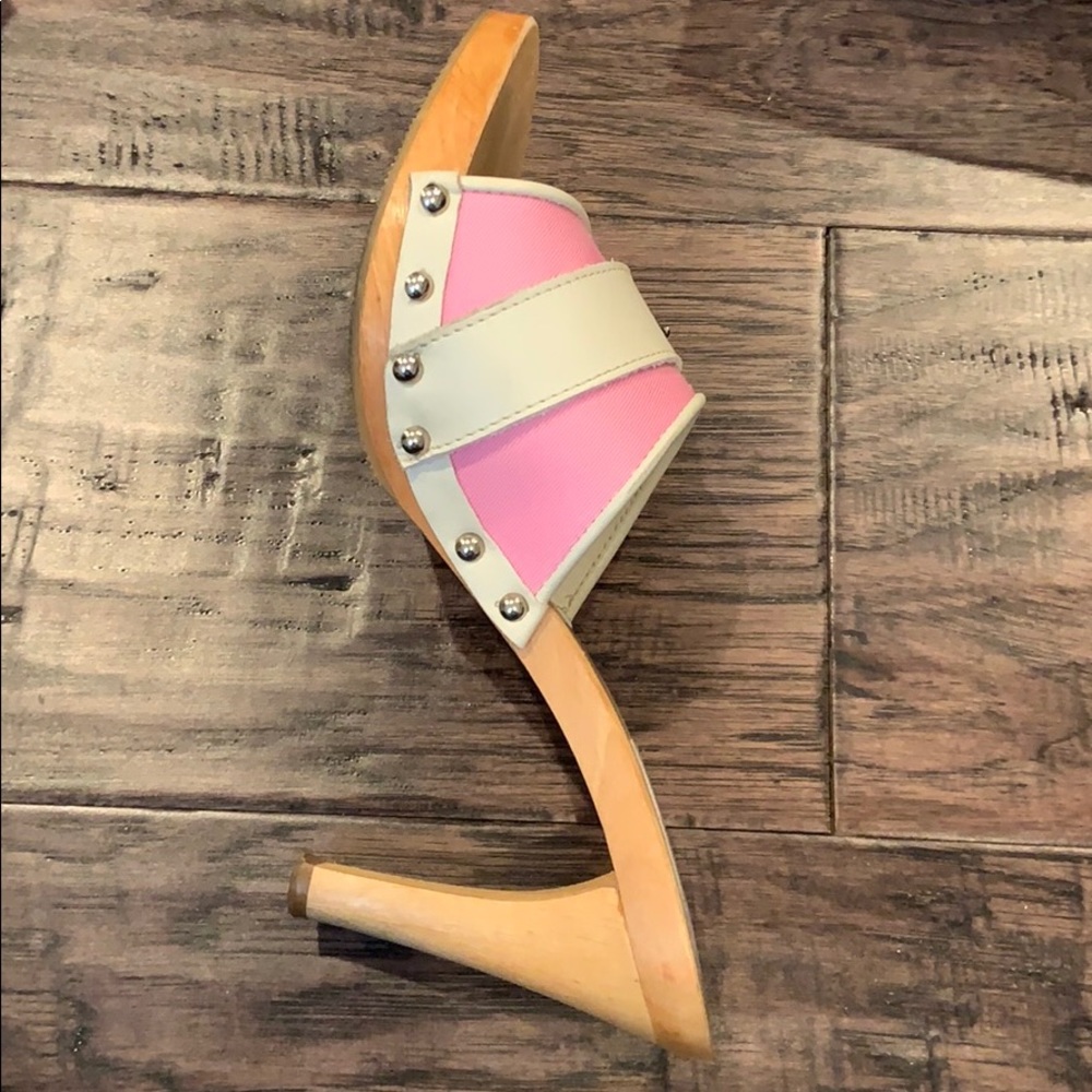 Buckled sandal